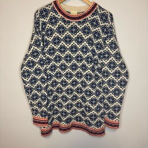 American Vintage Navy and Cream Patterned Sweater
